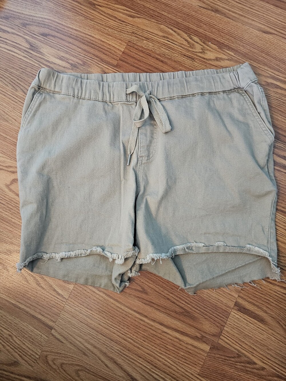 Women's Shorts YMI Tan Size 1X